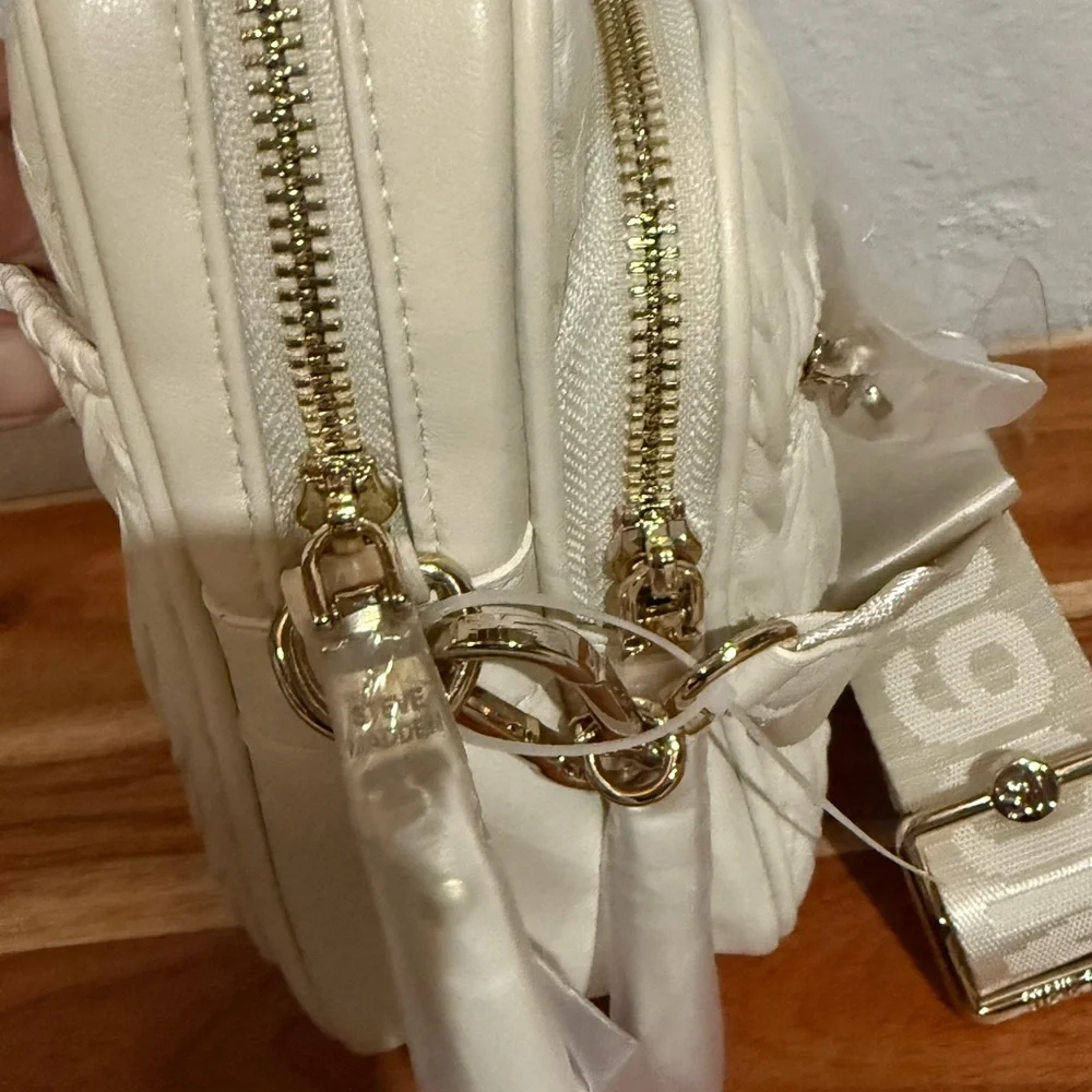 NWT STEVE MADDEN. CROSSBODY BAG.
